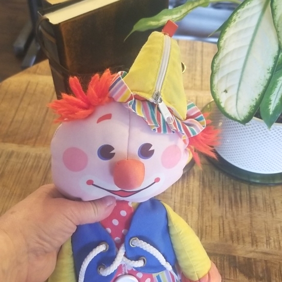 VTG 1984 Fisher Price Buttons & Toes Dress Me Clown Plush Toy - Picture 2 of 10